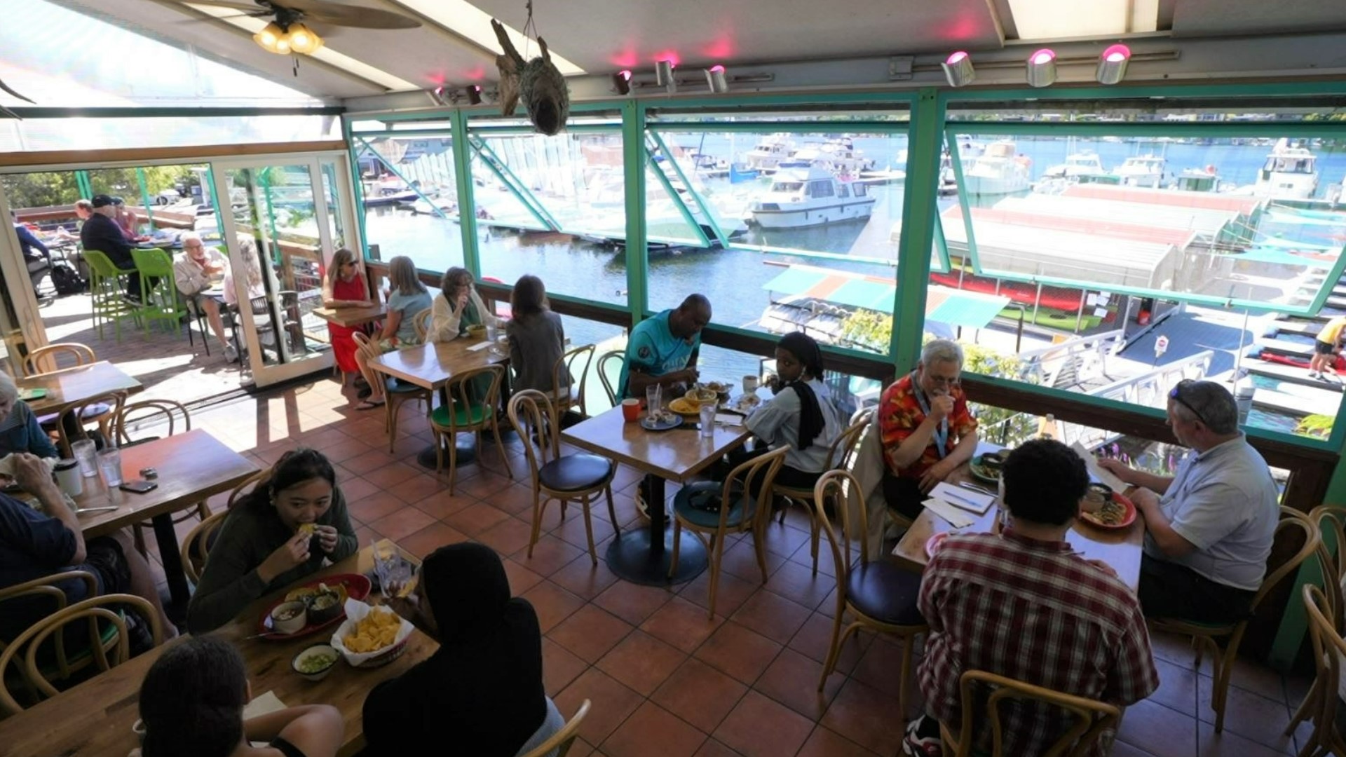 Agua Verde Café at the University of Washington has served customers with a view of Portage Bay since 1998. #k5evening