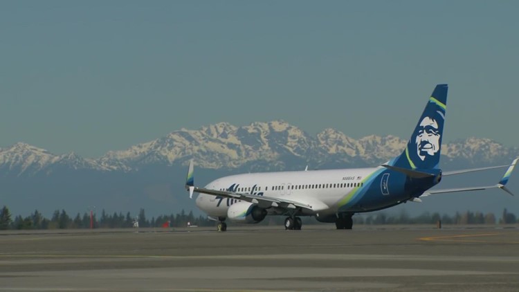 Alaska Airlines pilots, management reach tentative agreement after 3 years of negotiations