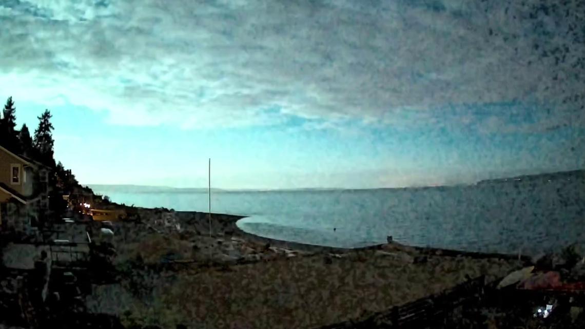 Fireball lights up northwest sky in Camano Island skycam video