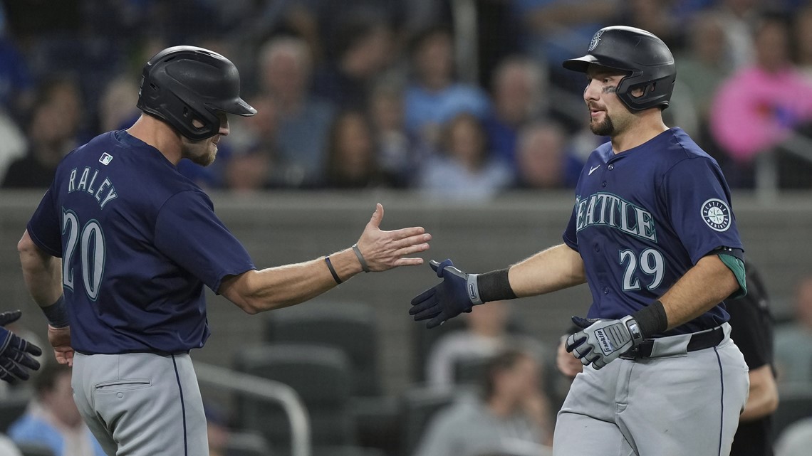 Cal Raleigh hits 2-run HR in 10th inning, Mariners beat Blue Jays 6-1 ...
