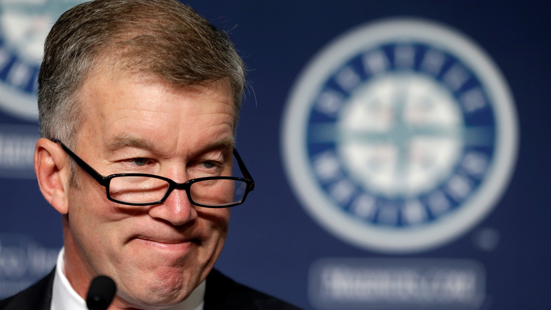 Seattle Mariners CEO Kevin Mather has been apologizing to various people he offended with some comments he made to a Rotary Club chapter, incl. Mariner Kyle Seager.