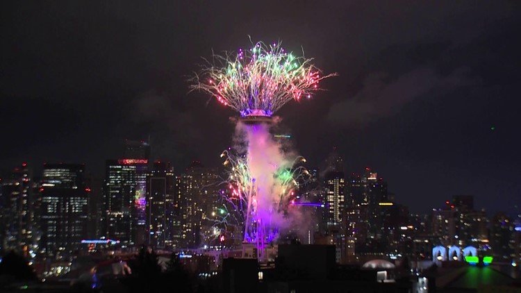Seattle Space Needle combination fireworks, drone show rang in 2023