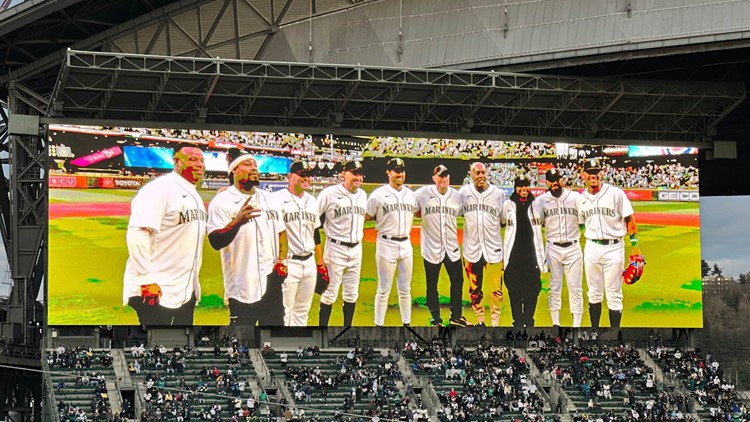Seattle sports legends throw the first pitch on Mariners Opening Day