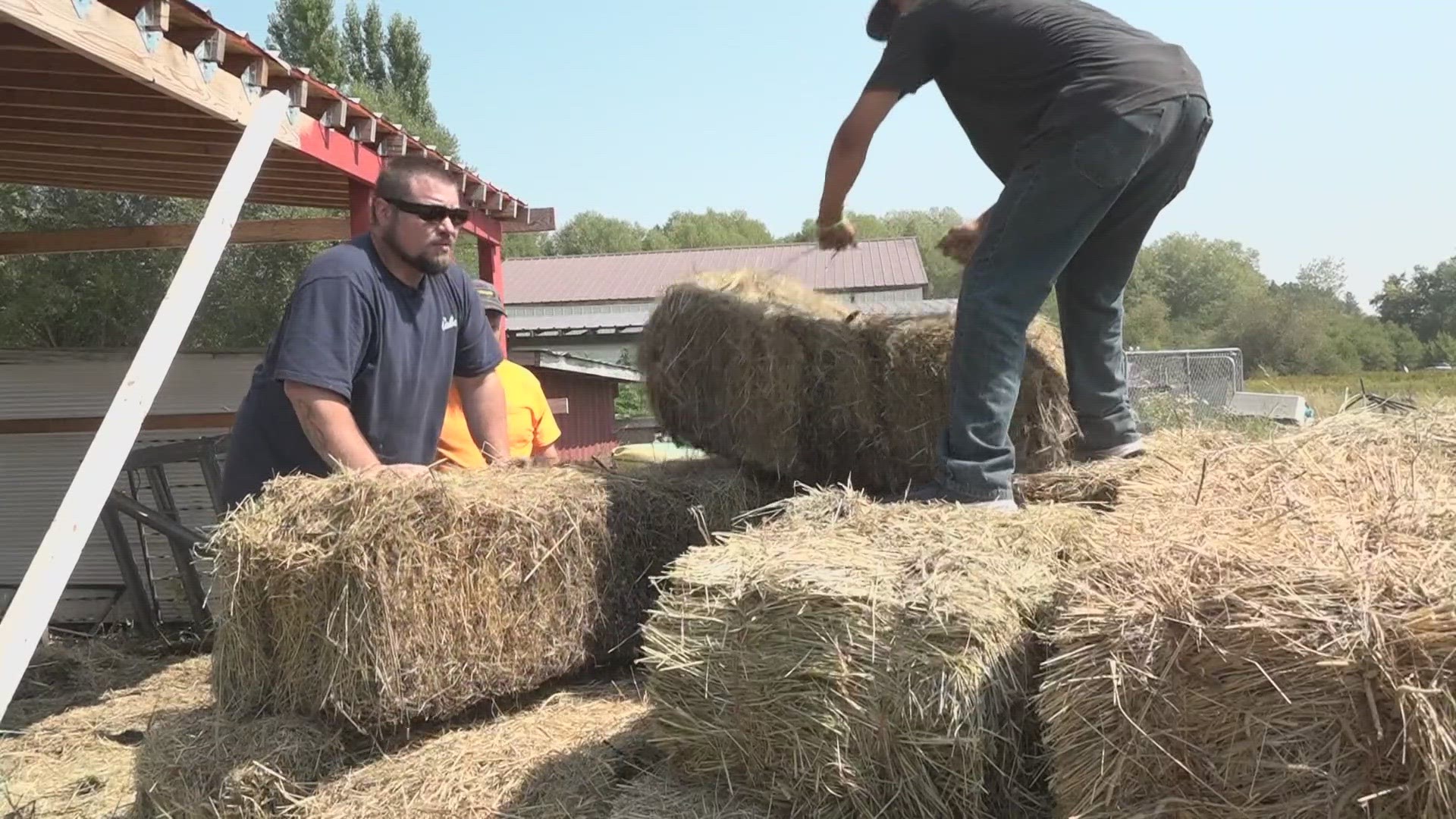 Volunteers helping neighbors rebuild after Oregon Road Fire