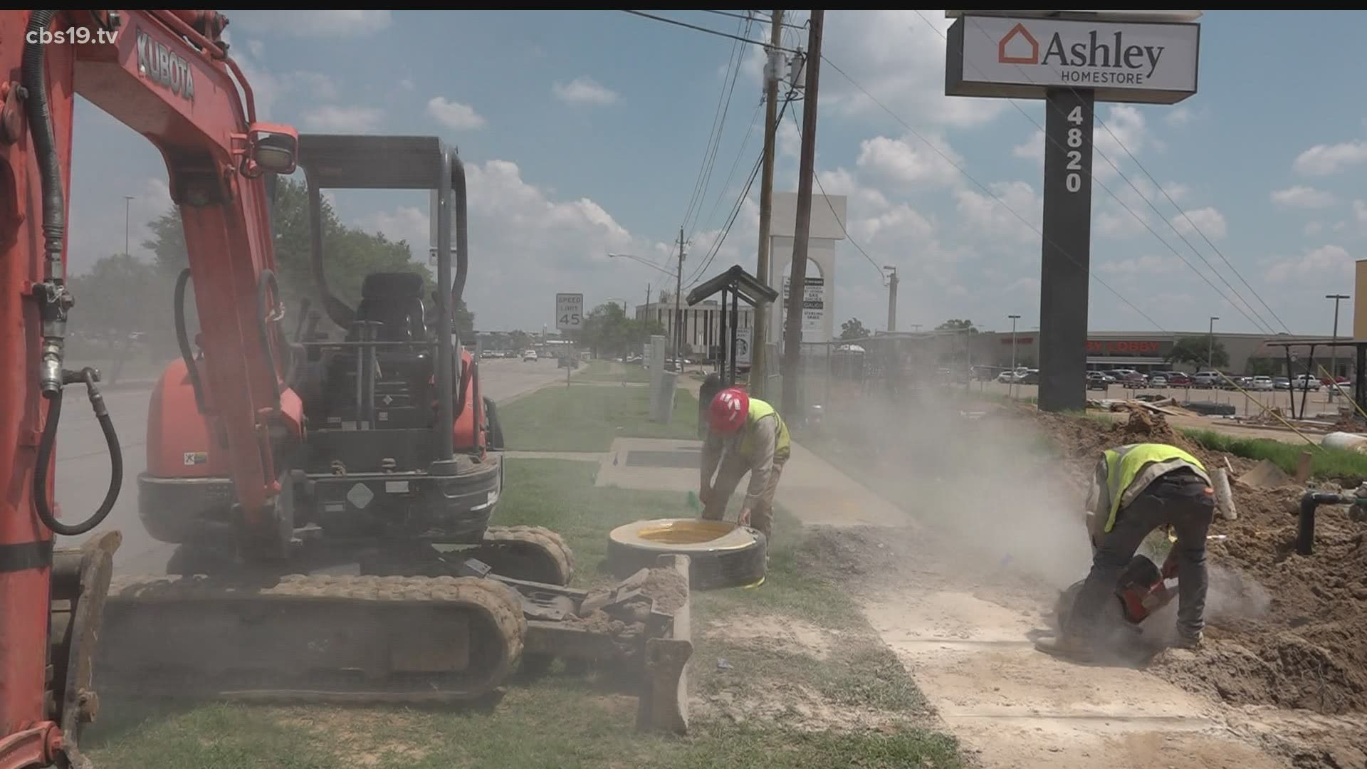 Jobs go on while East Texas works through the sweltering heat.