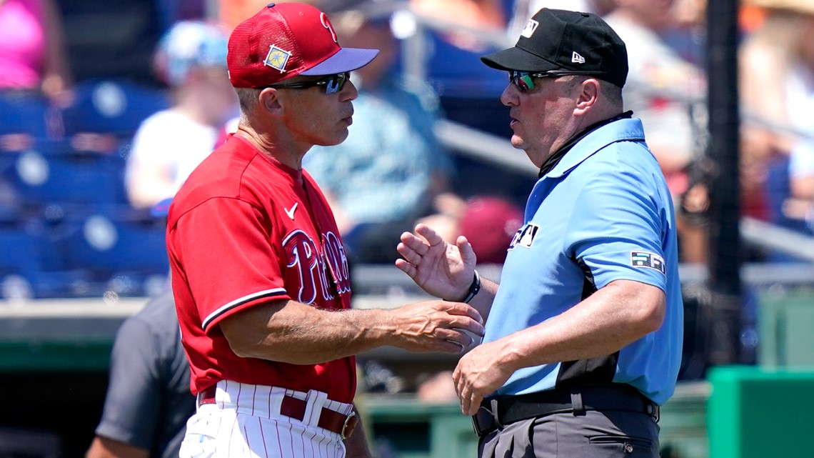 MLB umpires will use microphones to announce replay review