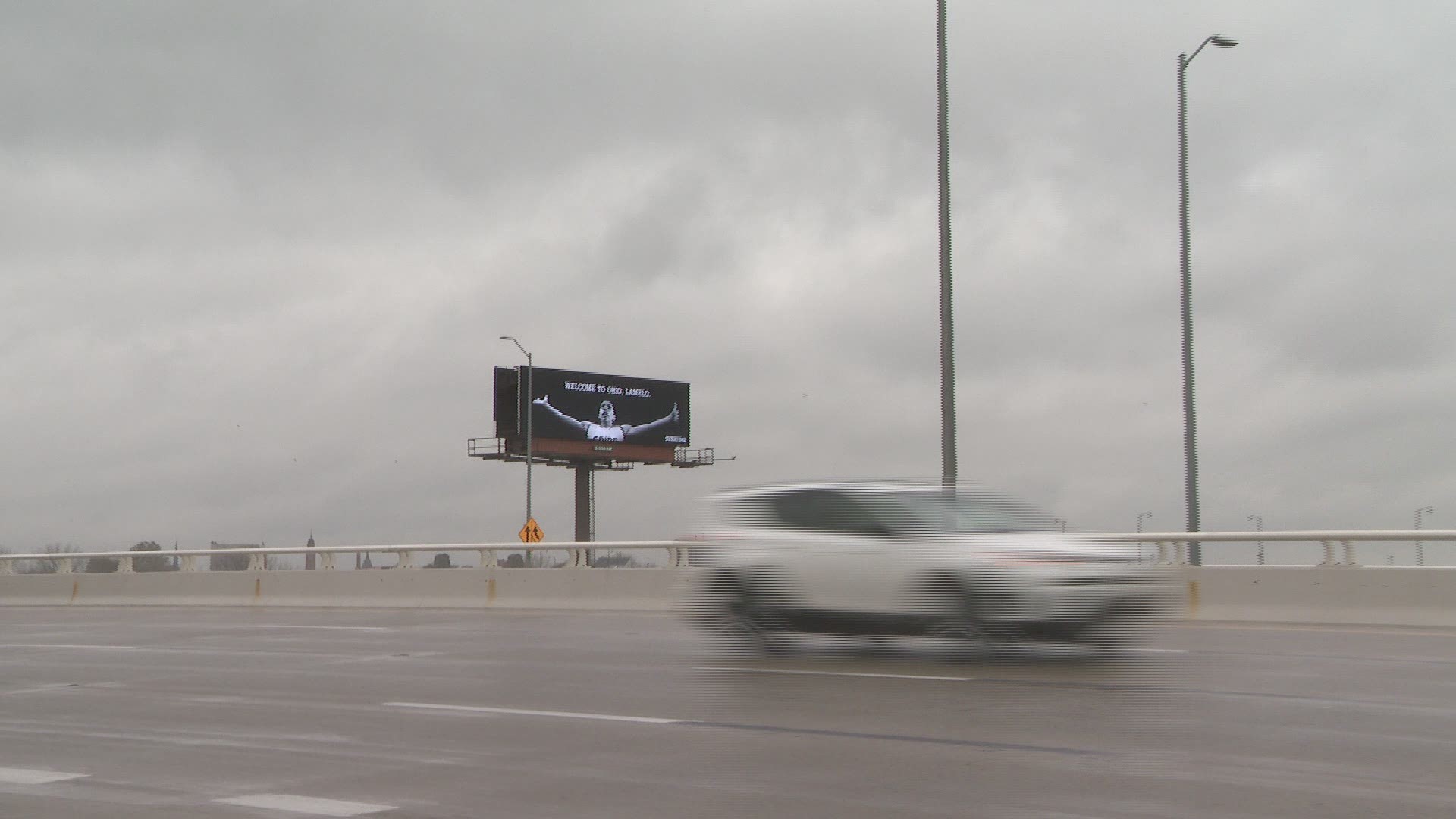 New LaMelo Ball billboard appears in downtown Cleveland