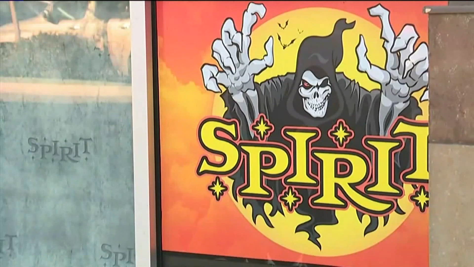 Spirit Halloween strikes deal to buy Hot Topic | kgw.com