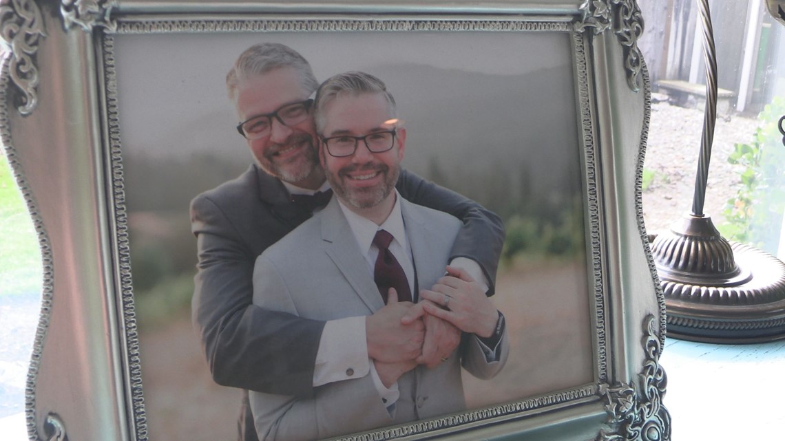 Gay couple in Oregon fights home appraisal $200k under value - Vimarsana News
