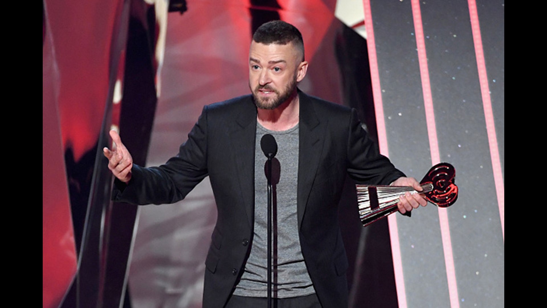 Justin Timberlake pokes fun at 'It's gonna be May' meme featuring him